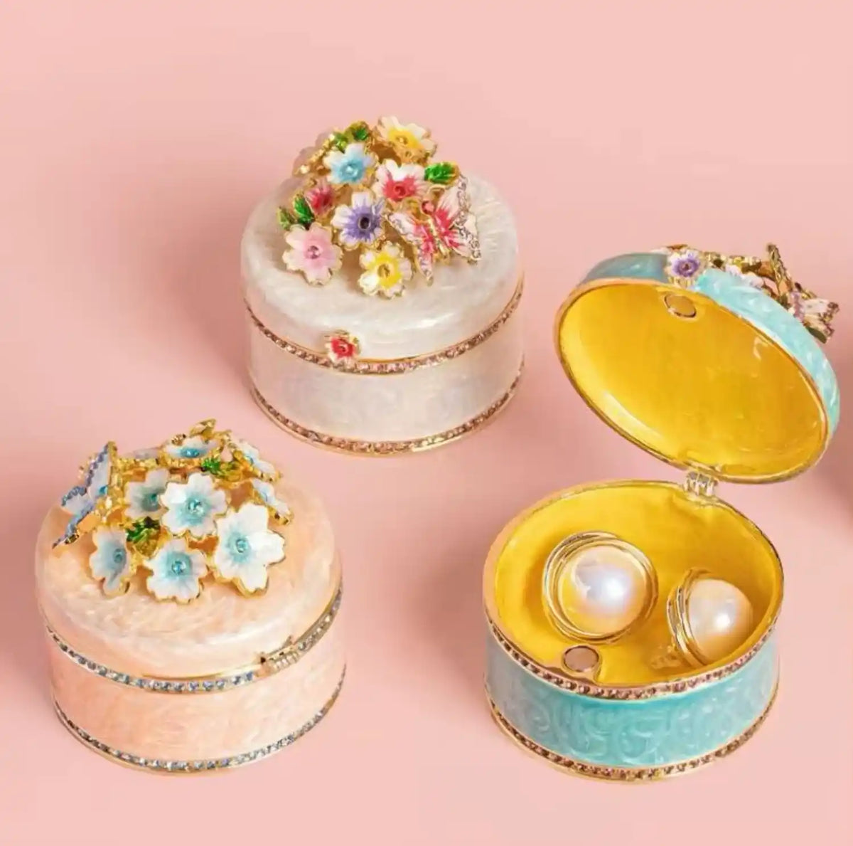 Fleur Royale – Kunstvolle Emaille-Schmuckschatulle mit floraler Goldornamentik
